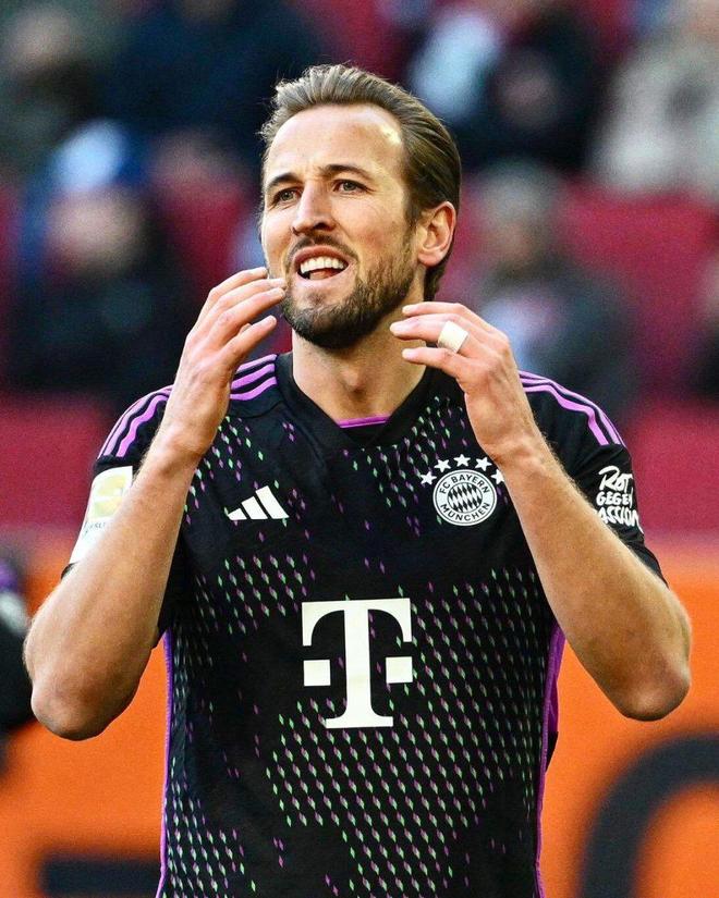 两位球员在 两位球员在