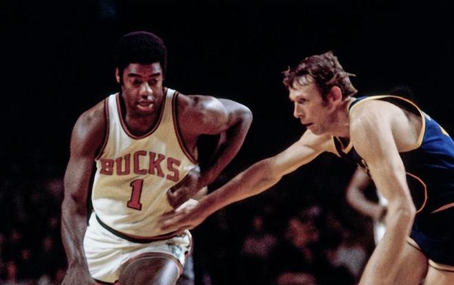 为其提供足 为其提供足